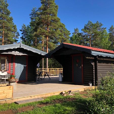 Timber Cottages With Jacuzzi And Sauna Near Lake Vaenern Karlstad Kültér fotó