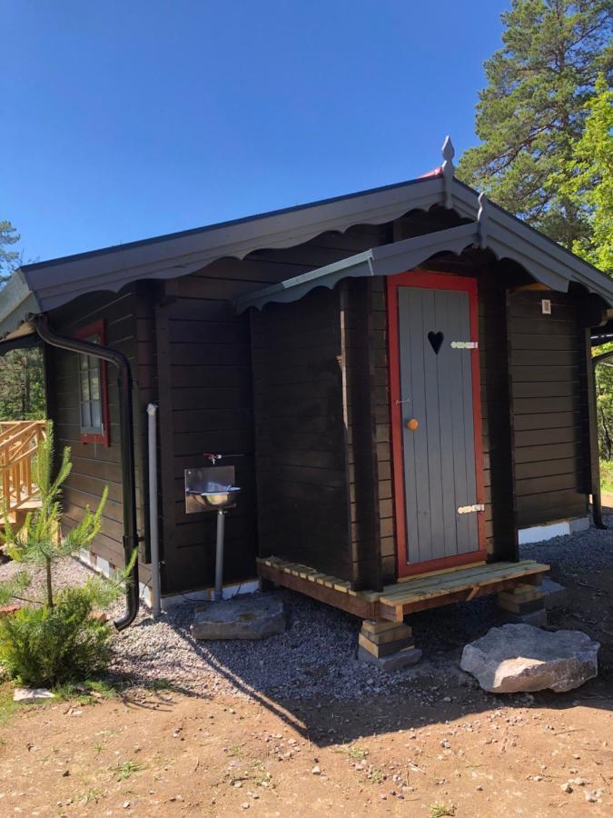 Timber Cottages With Jacuzzi And Sauna Near Lake Vaenern Karlstad Kültér fotó