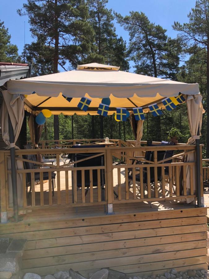 Timber Cottages With Jacuzzi And Sauna Near Lake Vaenern Karlstad Kültér fotó