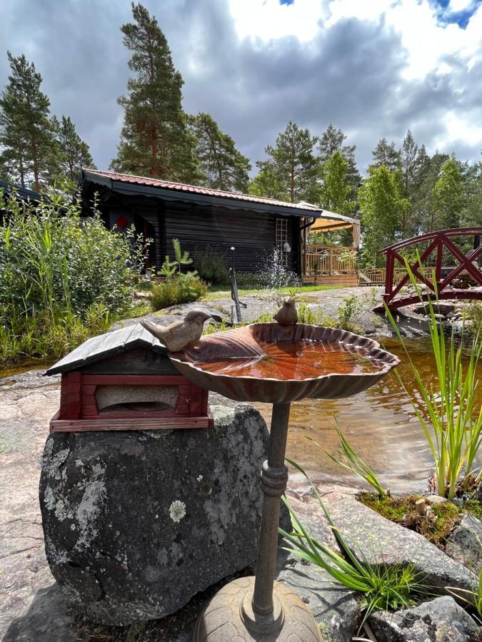 Timber Cottages With Jacuzzi And Sauna Near Lake Vaenern Karlstad Kültér fotó