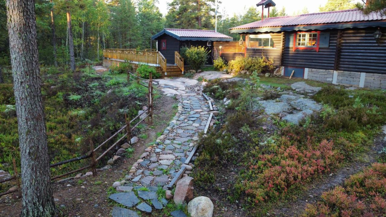 Timber Cottages With Jacuzzi And Sauna Near Lake Vaenern Karlstad Kültér fotó
