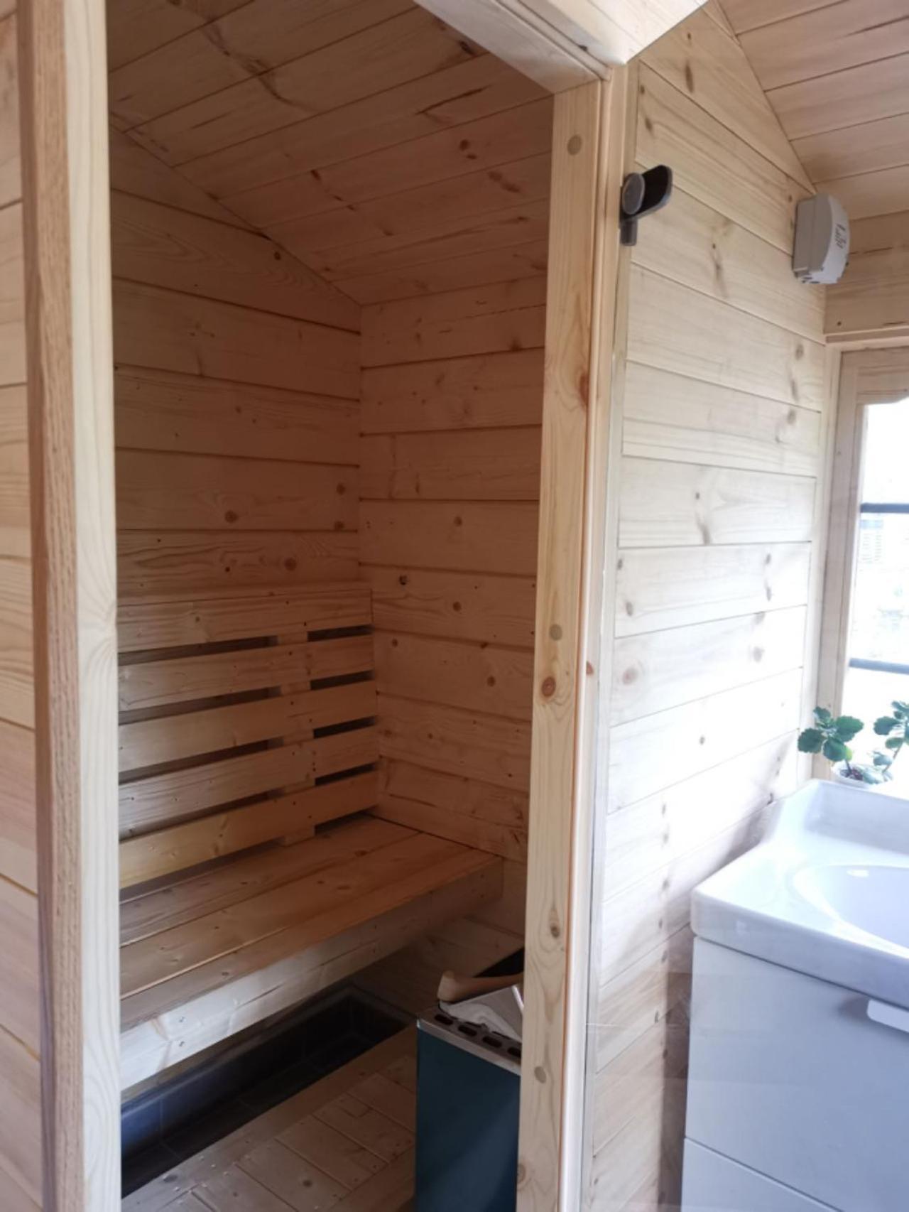 Timber Cottages With Jacuzzi And Sauna Near Lake Vaenern Karlstad Kültér fotó