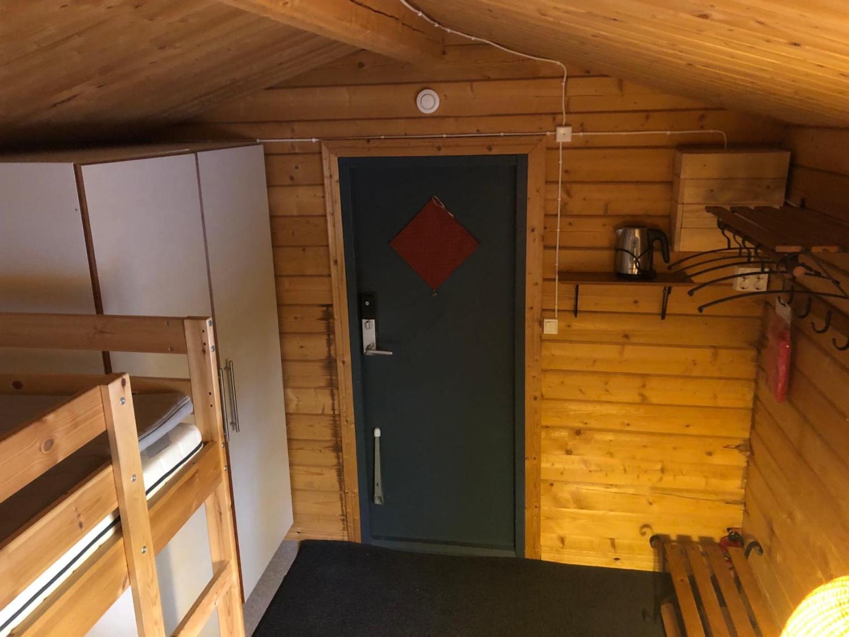 Timber Cottages With Jacuzzi And Sauna Near Lake Vaenern Karlstad Kültér fotó