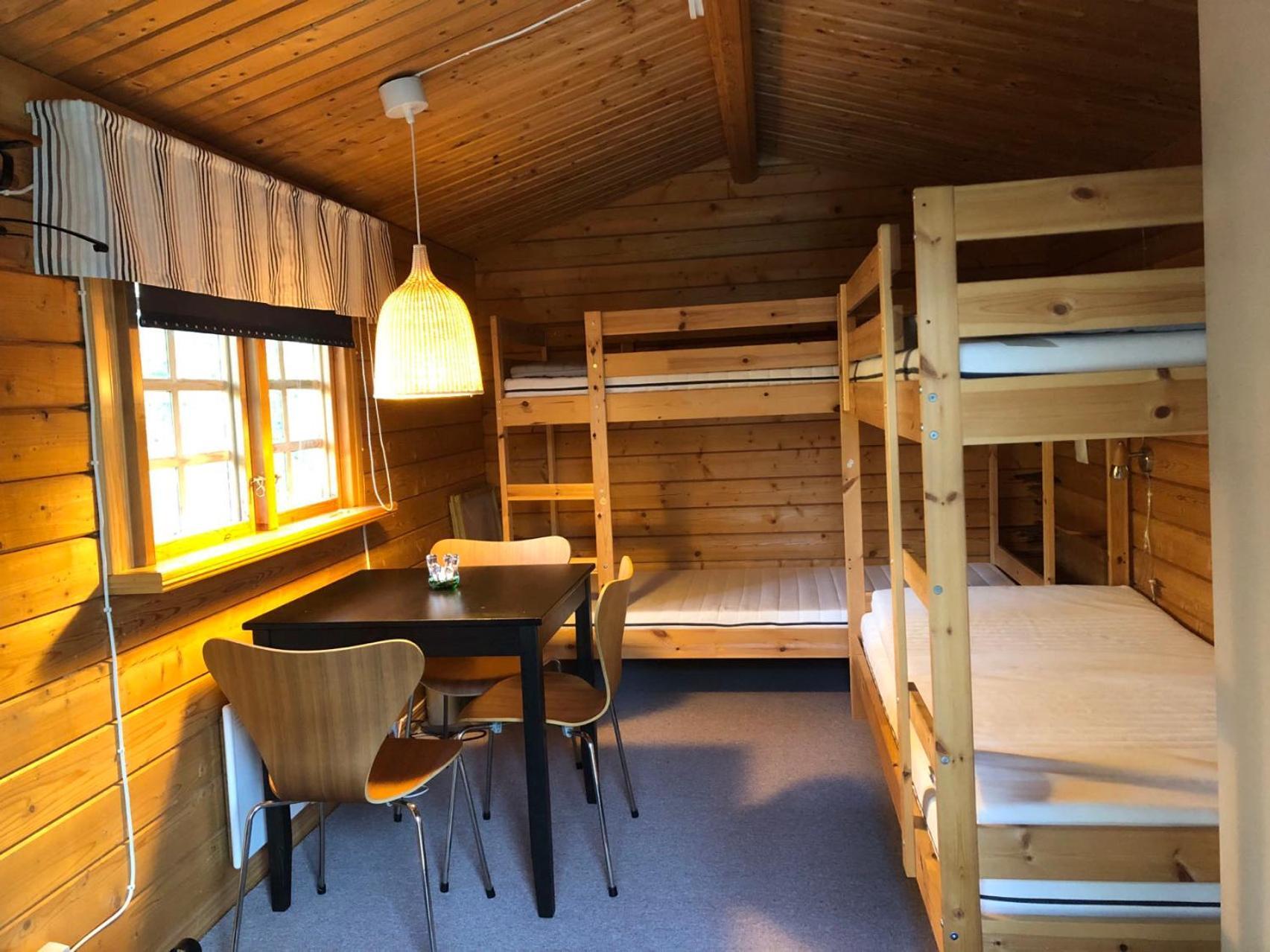 Timber Cottages With Jacuzzi And Sauna Near Lake Vaenern Karlstad Kültér fotó