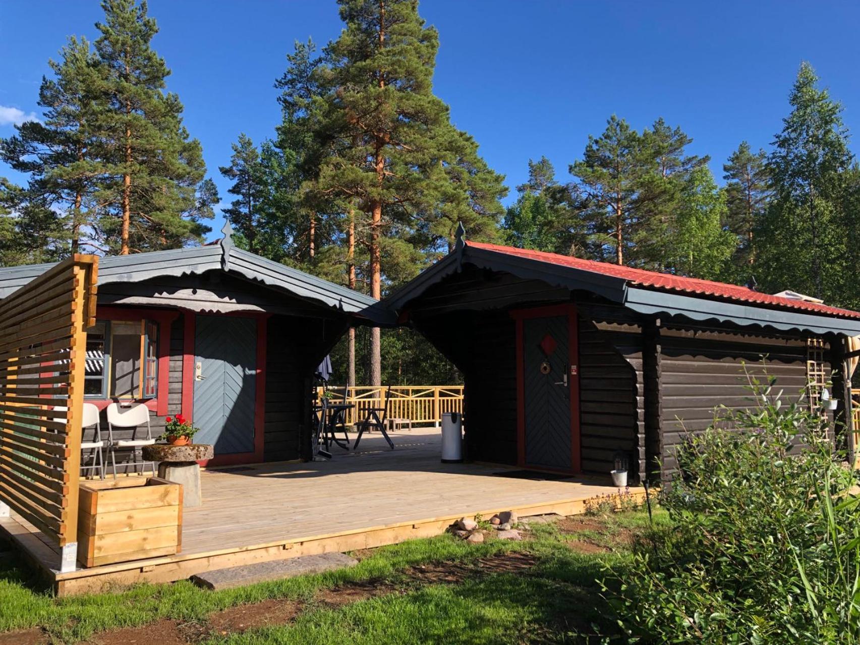 Timber Cottages With Jacuzzi And Sauna Near Lake Vaenern Karlstad Kültér fotó