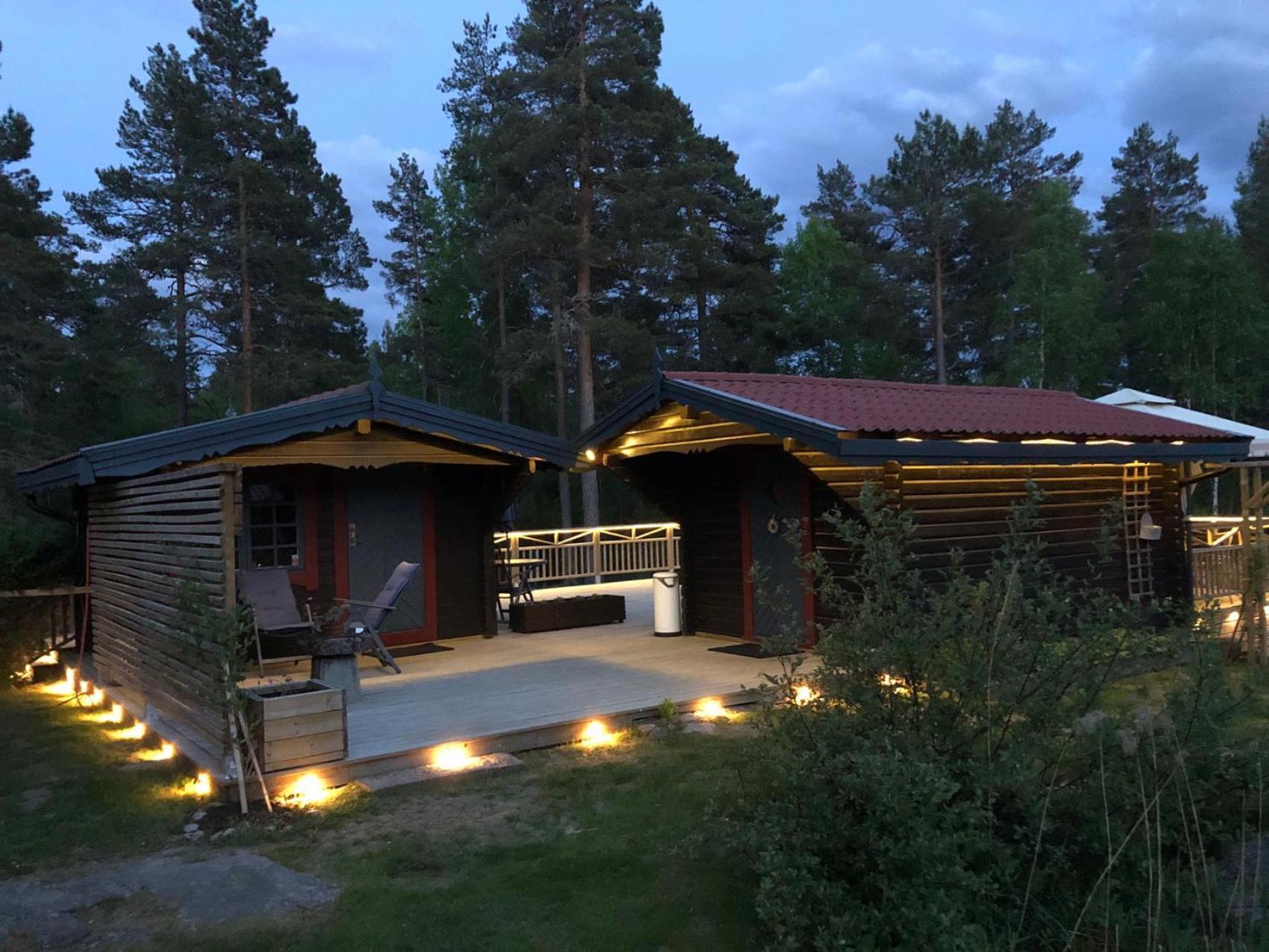 Timber Cottages With Jacuzzi And Sauna Near Lake Vaenern Karlstad Kültér fotó